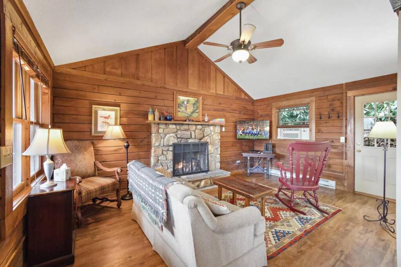 Log Cabin On Peaceful River ブローイング・ロック エクステリア 写真