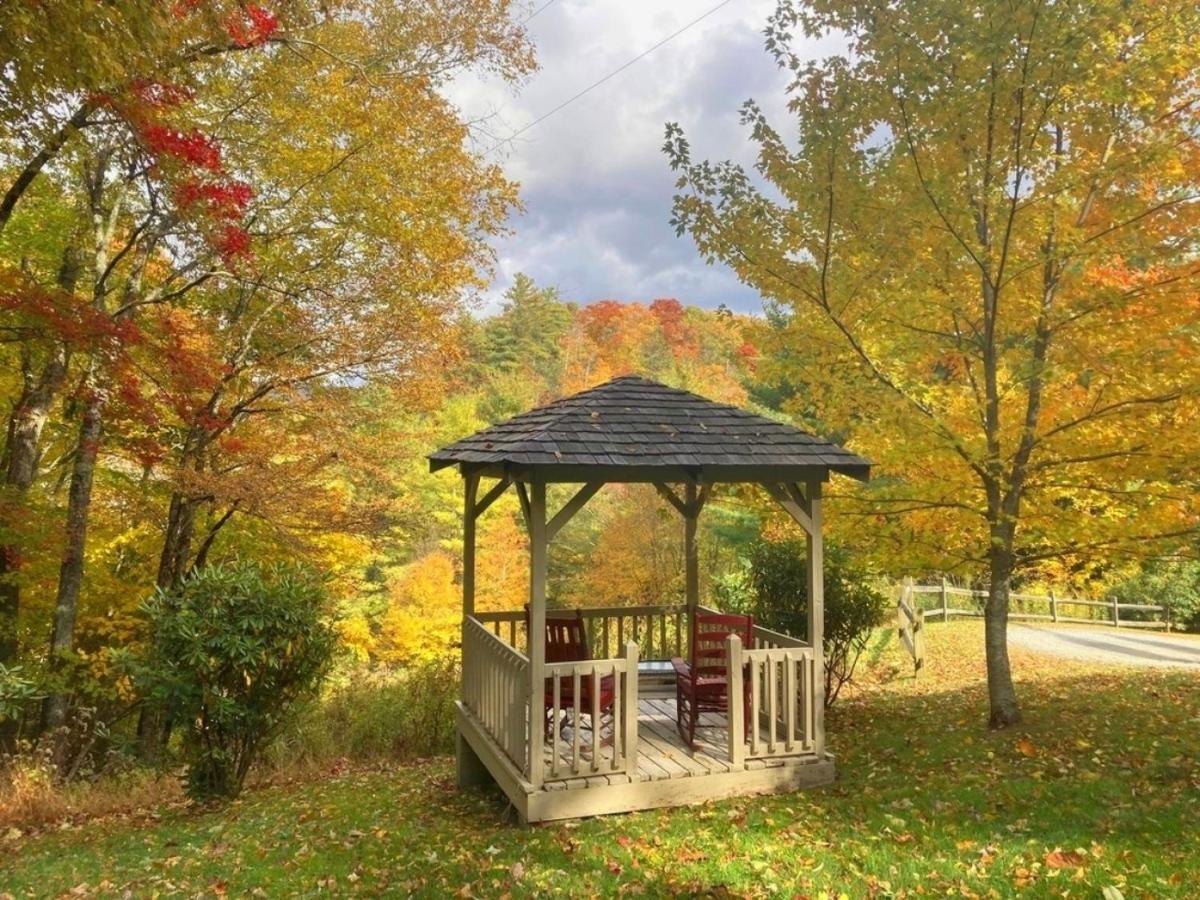 Log Cabin On Peaceful River ブローイング・ロック エクステリア 写真